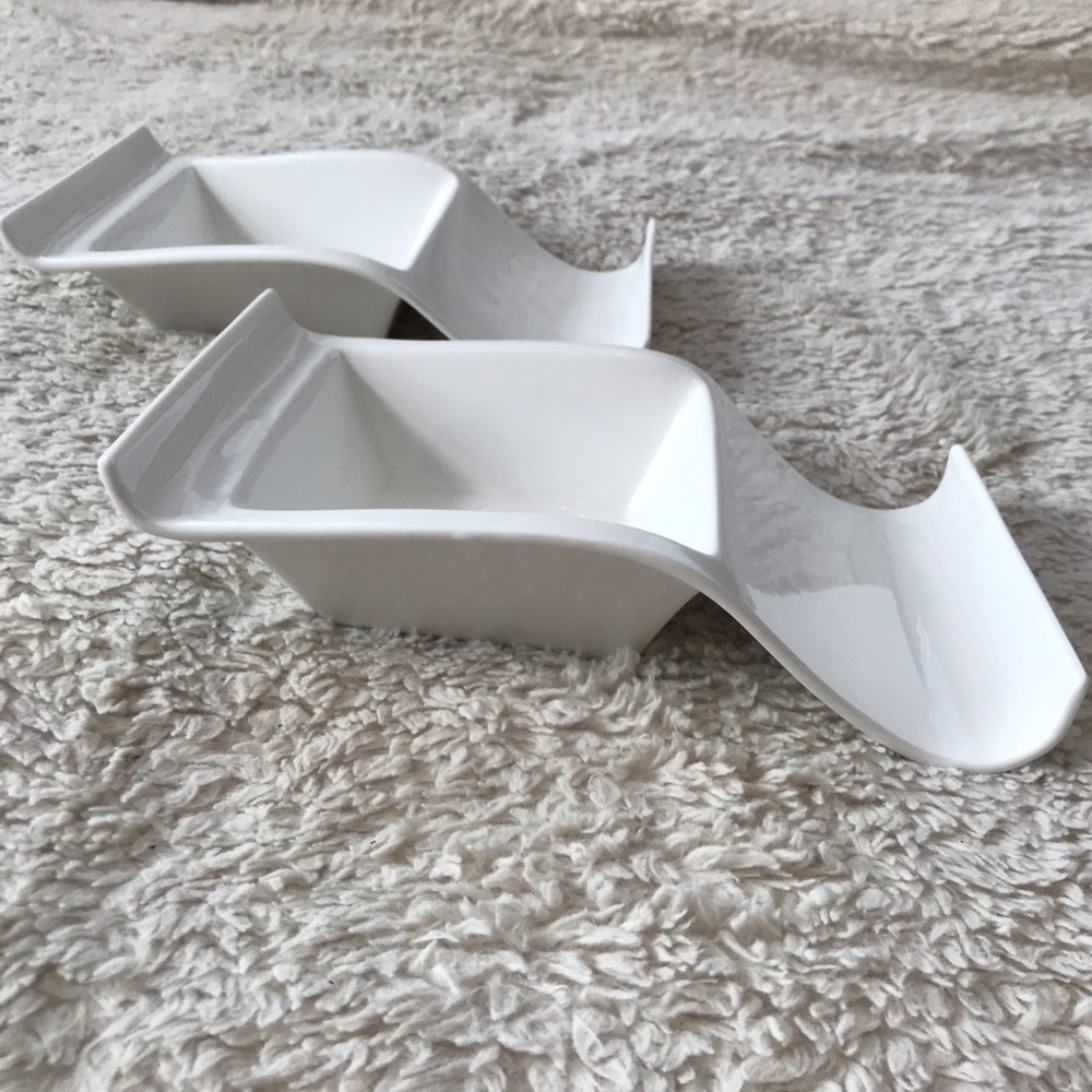 Carmona New York Co Set of 2 Soup/ Salad Dishes
